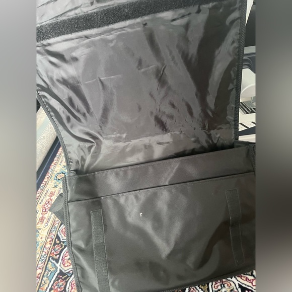 Disneyland satchel/laptop bag - Picture 5 of 6